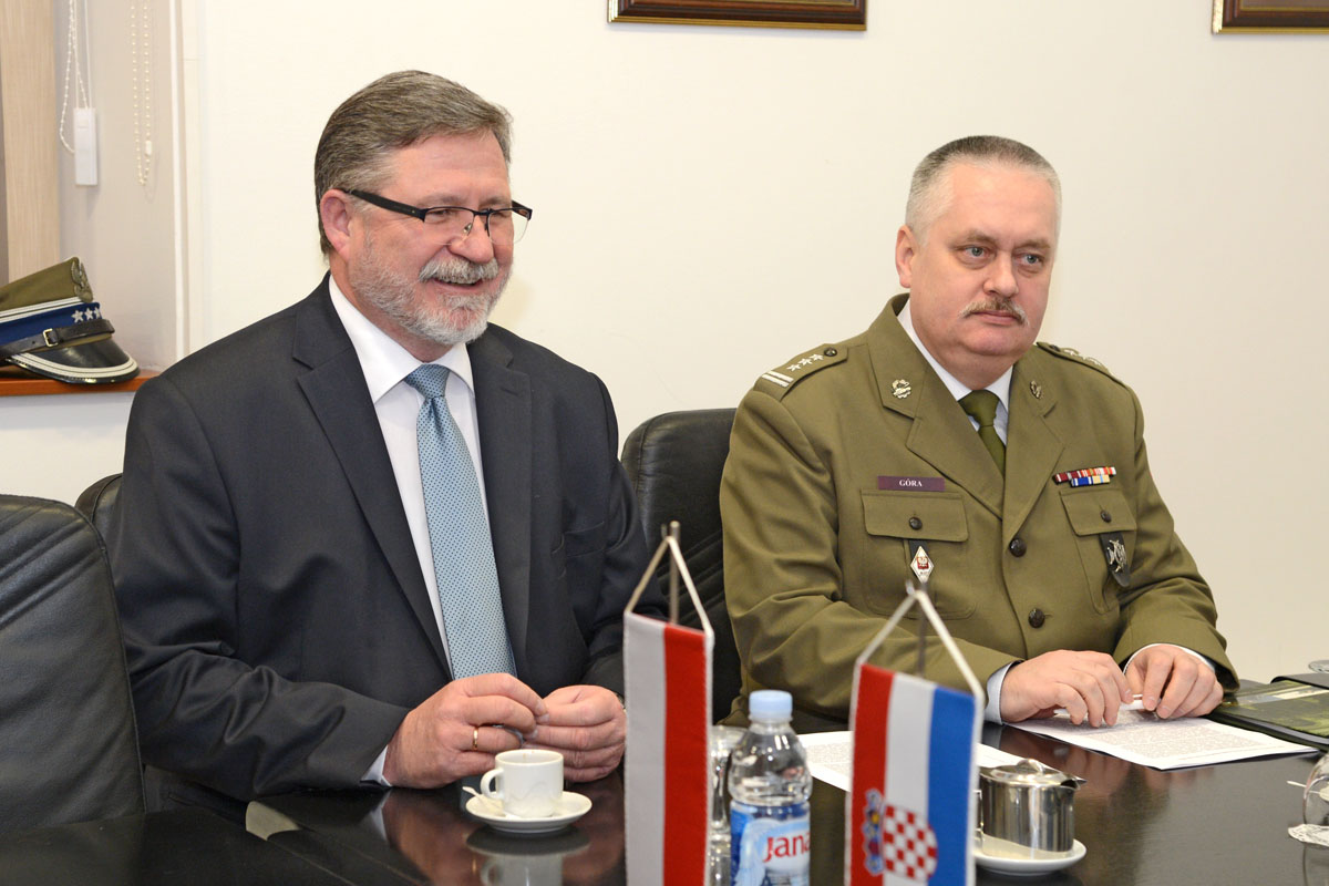 https://www.morh.hr/wp-content/gallery/ministar-buljevic-primio-poljskog-veleposlanika-u-rh/mo-vp_pl_16022016_3.jpg