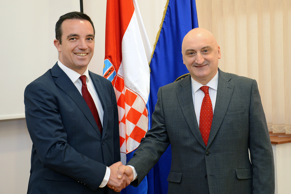 https://www.morh.hr/wp-content/gallery/ministar-buljevic-sastao-se-sa-zamjenikom-ministra-vanjskih-poslova-gruzije/mo_gruzije_01062016_1.jpg