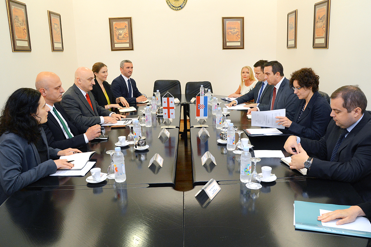 https://www.morh.hr/wp-content/gallery/ministar-buljevic-sastao-se-sa-zamjenikom-ministra-vanjskih-poslova-gruzije/mo_gruzije_01062016_2.jpg