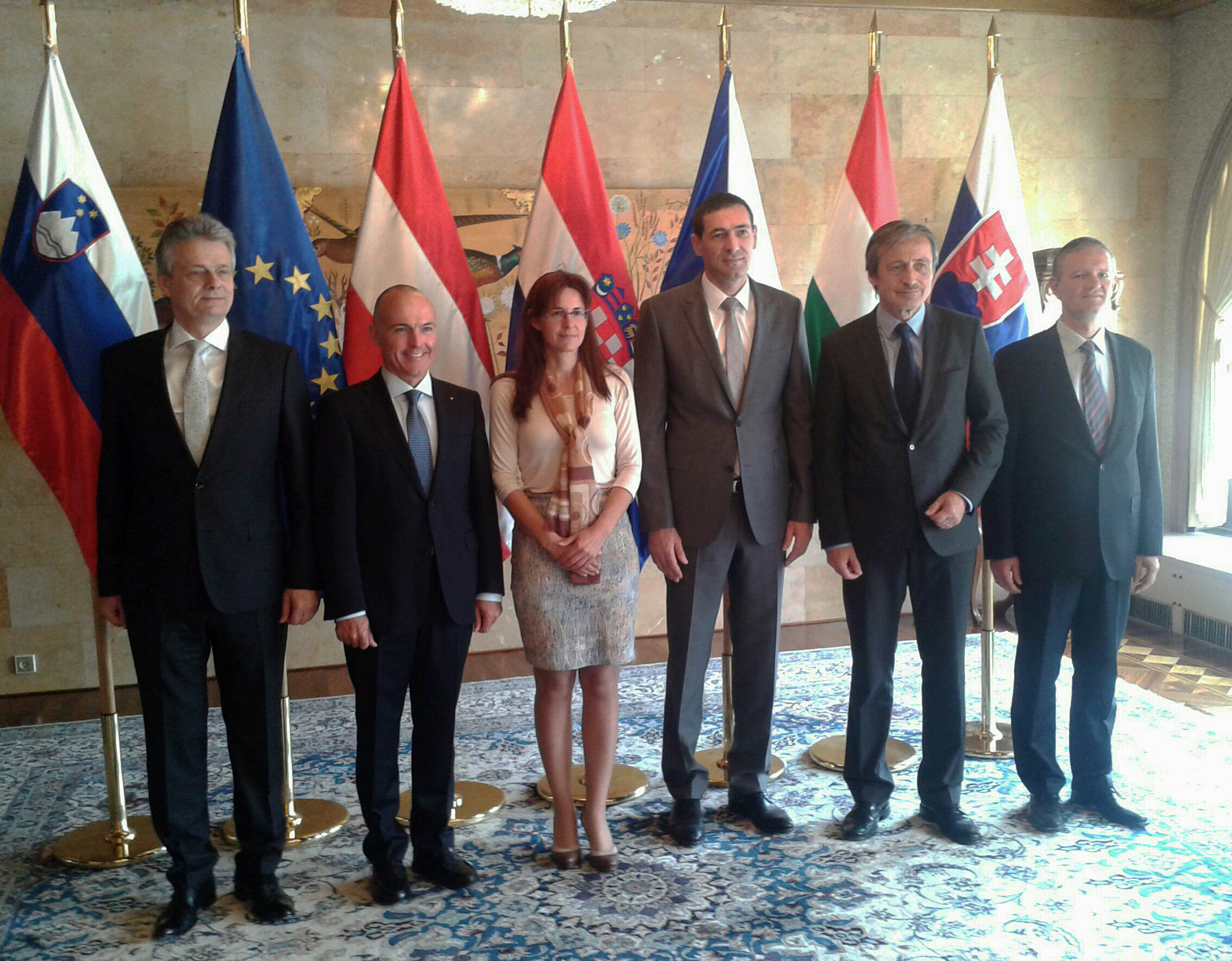 https://www.morh.hr/wp-content/gallery/ministar-kotromanovic-na-sastanku-clanica-cedc-a-u-sloveniji/slovenia_30052015_5.jpg
