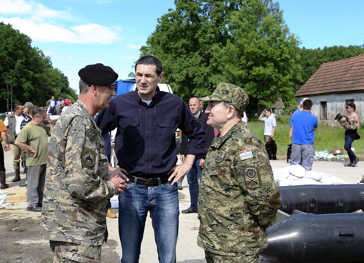 https://www.morh.hr/wp-content/gallery/ministar-kotromanovic-obisao-poplavljena-podrucja/gunja_sb_19052014_02.jpg