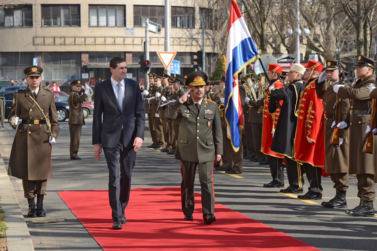 https://www.morh.hr/wp-content/gallery/ministar-kotromanovic-s-ministrom-obrane-azerbajdzana/mo_azer_10032015_03.jpg