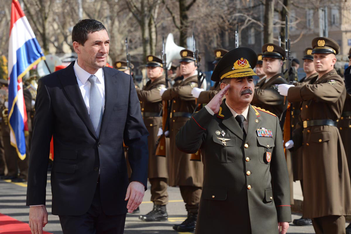 https://www.morh.hr/wp-content/gallery/ministar-kotromanovic-s-ministrom-obrane-azerbajdzana/mo_azer_10032015_05.jpg