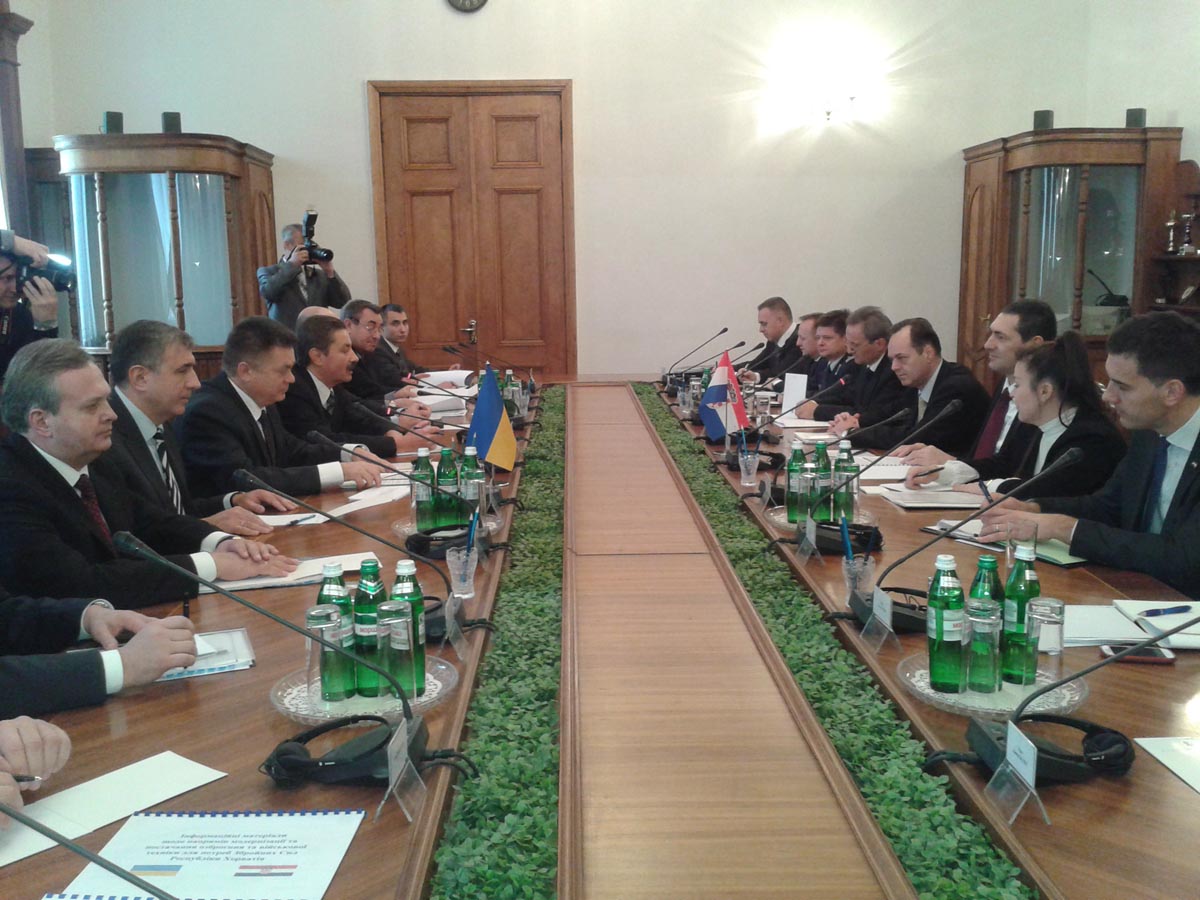 https://www.morh.hr/wp-content/gallery/ministar-kotromanovic-u-posjetu-ukrajini/mo_ukraina_28112013_05.jpg