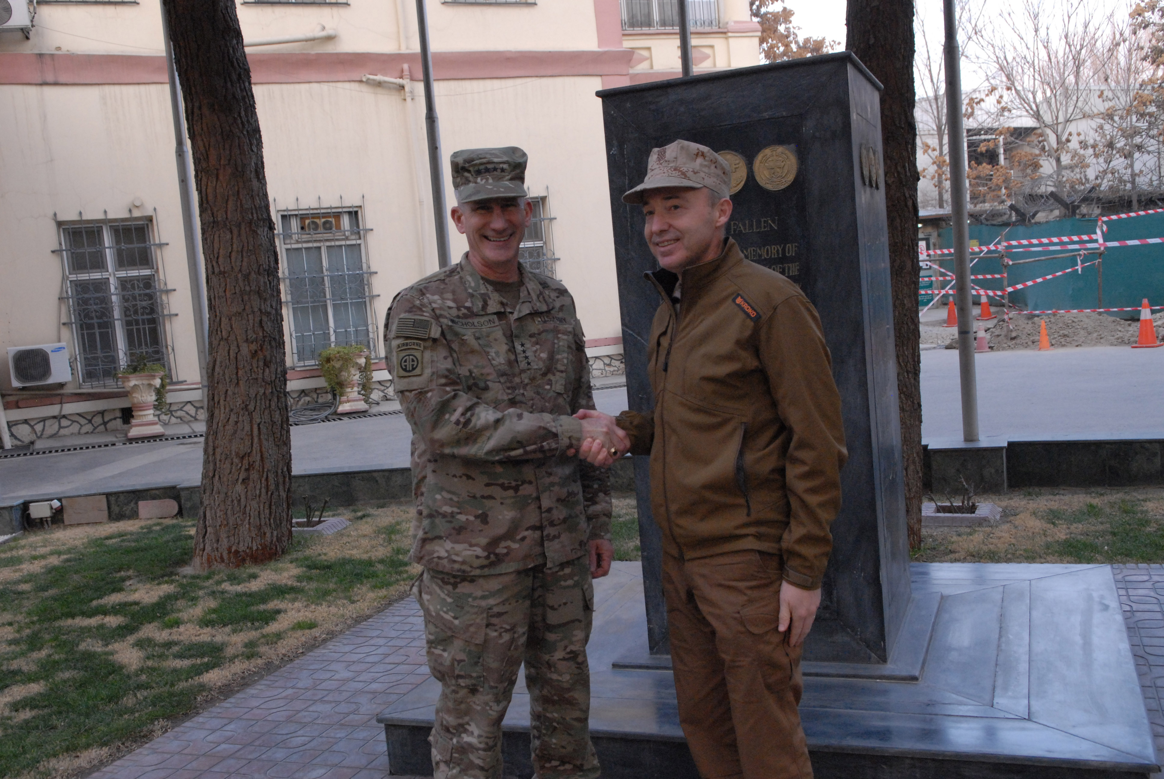 https://www.morh.hr/wp-content/gallery/ministar-krsticevic-i-general-sundov-sa-zapovjednikom-misije-odlucna-potpora/afg_16122016_03.jpg