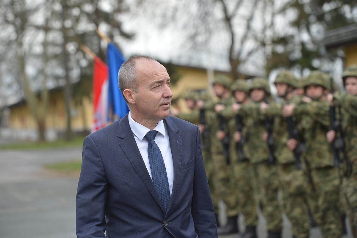 https://www.morh.hr/wp-content/gallery/ministar-krsticevic-i-general-sundov-u-zapovjednistvu-hrz-a/hrz_30032018_02.jpg