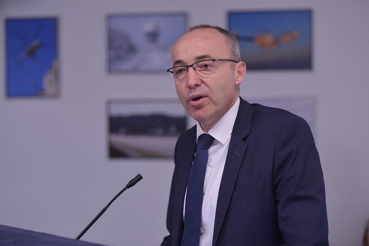 https://www.morh.hr/wp-content/gallery/ministar-krsticevic-i-general-sundov-u-zapovjednistvu-hrz-a/hrz_30032018_03.jpg