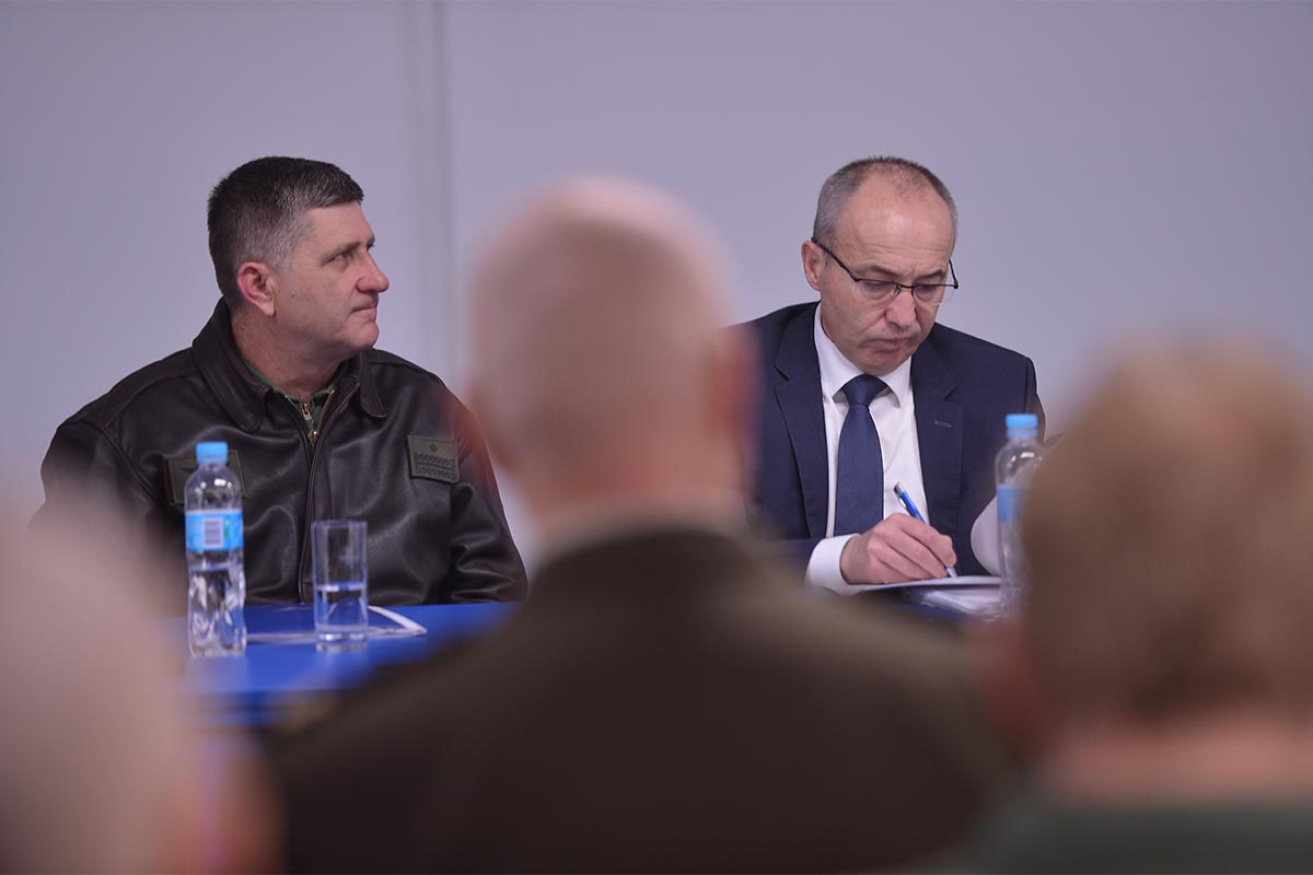 https://www.morh.hr/wp-content/gallery/ministar-krsticevic-i-general-sundov-u-zapovjednistvu-hrz-a/hrz_30032018_07.jpg