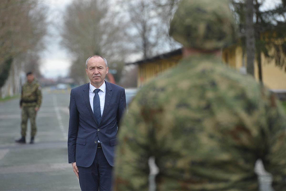 https://www.morh.hr/wp-content/gallery/ministar-krsticevic-i-general-sundov-u-zapovjednistvu-hrz-a/hrz_30032018_09.jpg