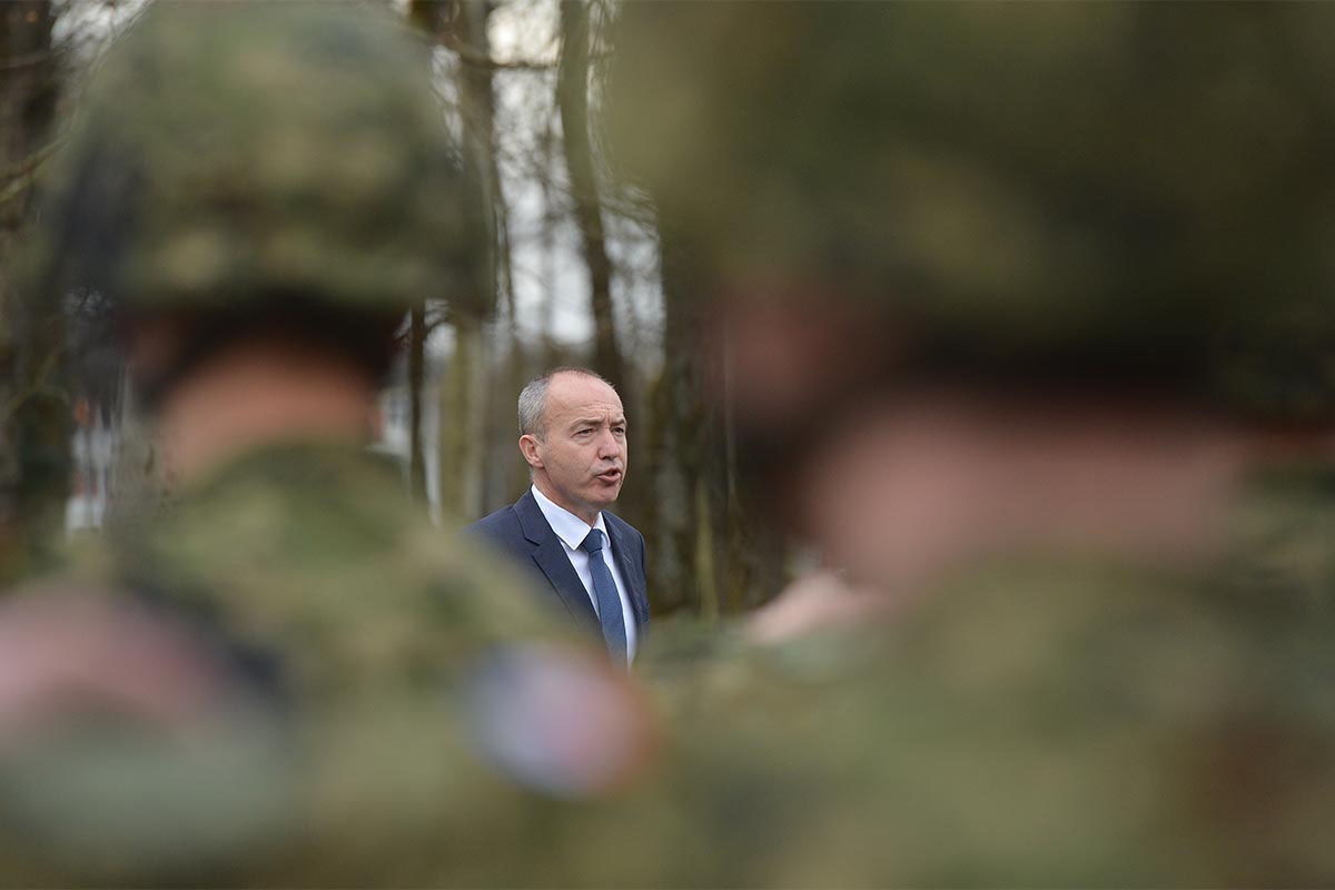 https://www.morh.hr/wp-content/gallery/ministar-krsticevic-i-general-sundov-u-zapovjednistvu-hrz-a/hrz_30032018_11.jpg