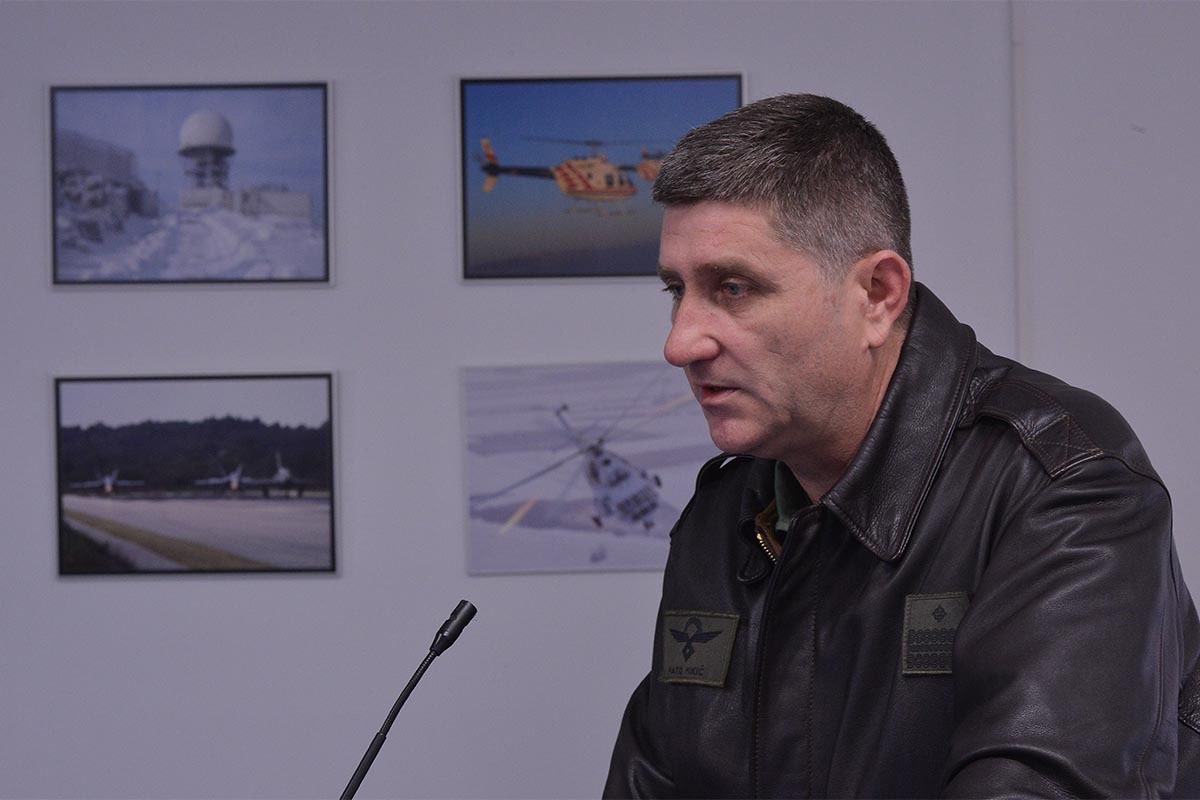 https://www.morh.hr/wp-content/gallery/ministar-krsticevic-i-general-sundov-u-zapovjednistvu-hrz-a/hrz_30032018_18.jpg
