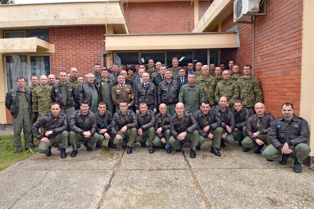 https://www.morh.hr/wp-content/gallery/ministar-krsticevic-i-general-sundov-u-zapovjednistvu-hrz-a/hrz_30032018_34.jpg