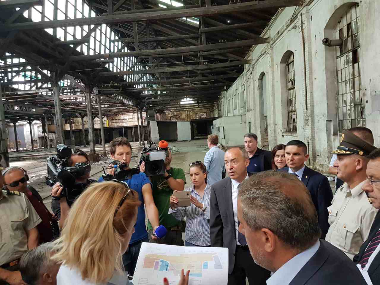 https://www.morh.hr/wp-content/gallery/ministar-krsticevic-i-gradonacelnik-bandic-obisli-lokacije-u-zagrebu/zagreb_27062017_02.jpg