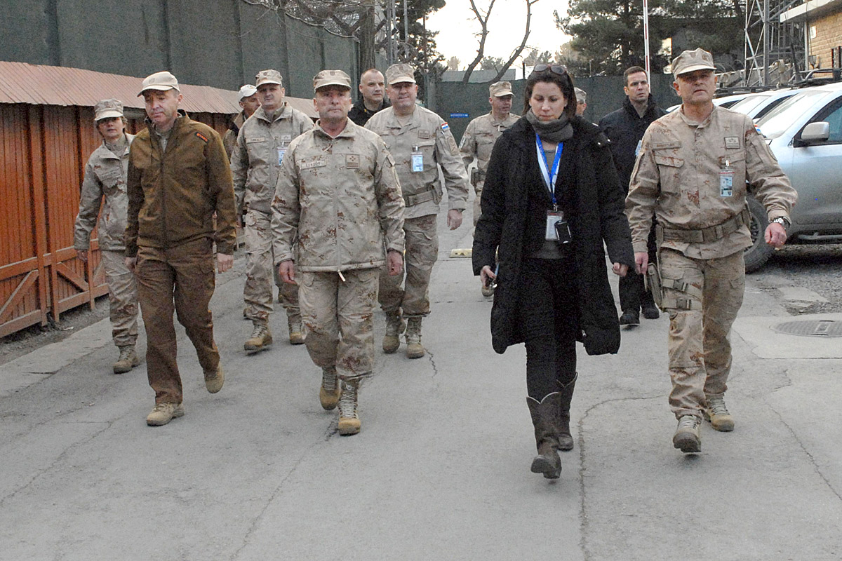 https://www.morh.hr/wp-content/gallery/ministar-krsticevic-i-nacelnik-gs-os-rh-u-posjetu-afganistanu2/afgan_13122016_02.jpg