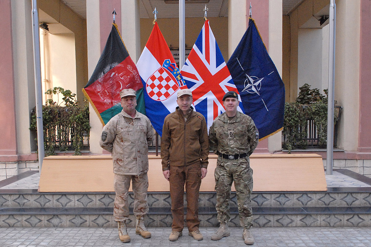 https://www.morh.hr/wp-content/gallery/ministar-krsticevic-i-nacelnik-gs-os-rh-u-posjetu-afganistanu2/afgan_13122016_05.jpg