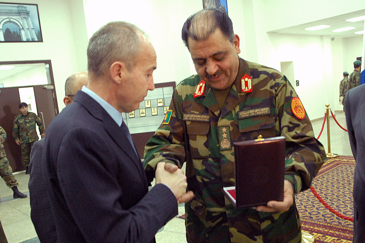 https://www.morh.hr/wp-content/gallery/ministar-krsticevic-i-nacelnik-gs-os-rh-u-posjetu-afganistanu2/afgan_13122016_08.jpg
