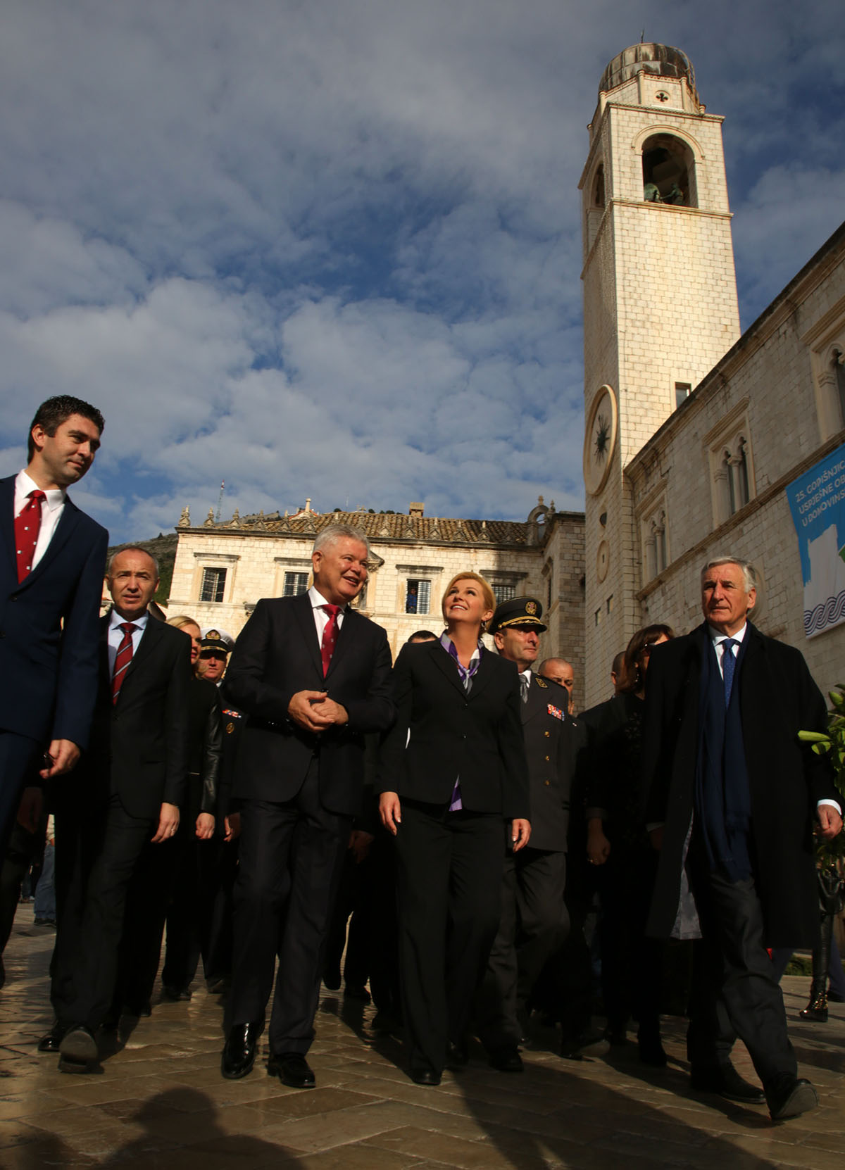 https://www.morh.hr/wp-content/gallery/ministar-krsticevic-na-25-obljetnici-obrane-grada-dubrovnika/dubrovnik_06122016_25.jpg