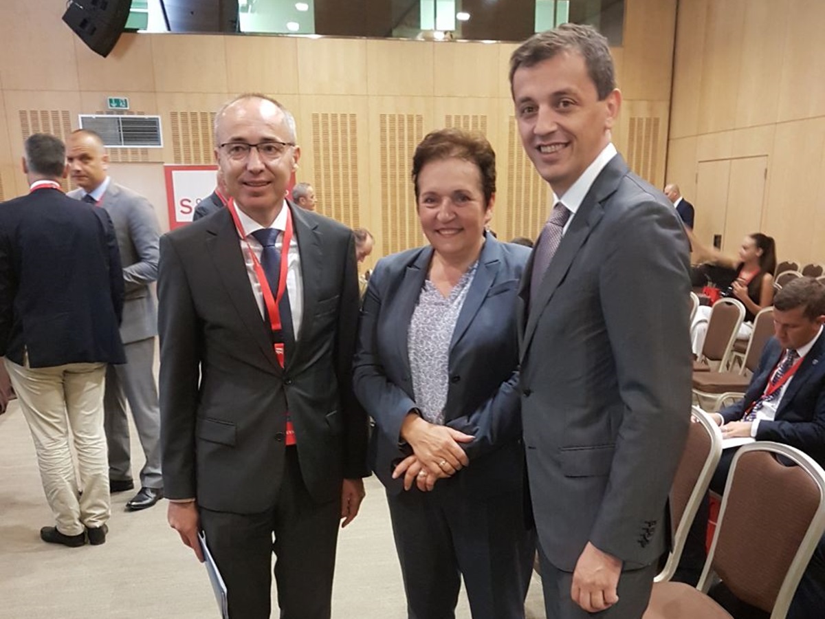 https://www.morh.hr/wp-content/gallery/ministar-krsticevic-na-konferenciji-o-europskoj-uniji-u-dubrovniku/dubrovnik_23062017_02.jpg