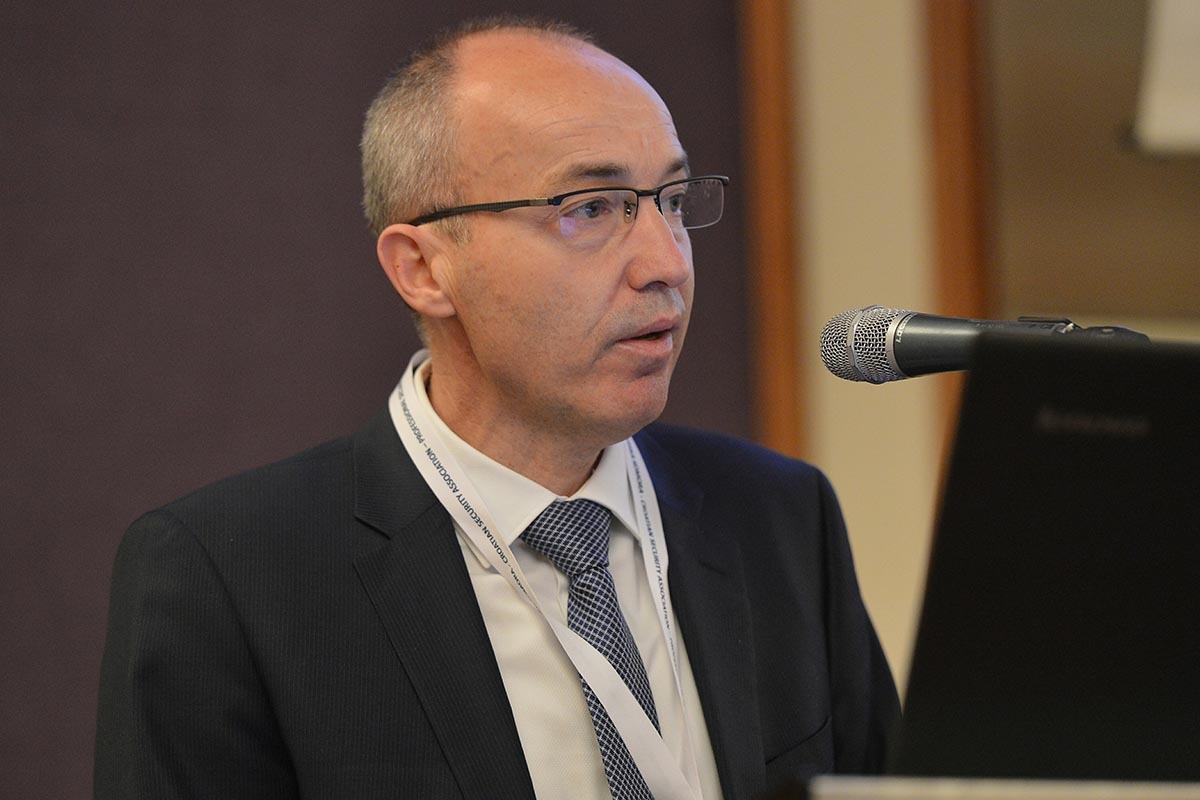 https://www.morh.hr/wp-content/gallery/ministar-krsticevic-na-konferenciji-o-privatnoj-zastiti/privatna_zastita_12042018_06.jpg