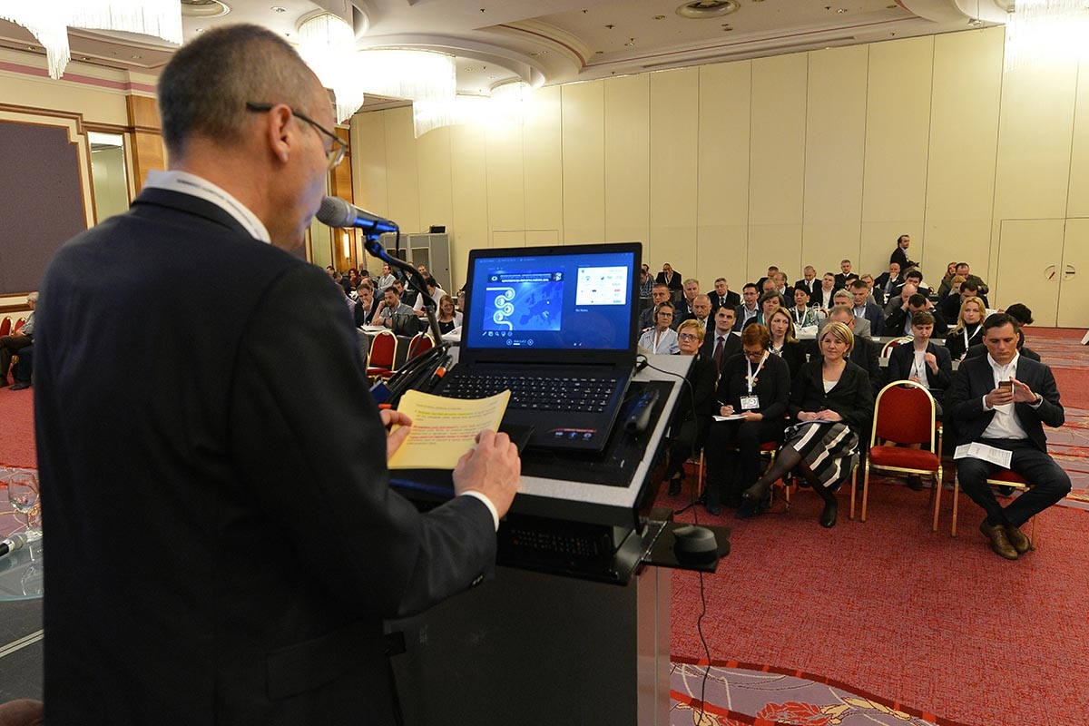 https://www.morh.hr/wp-content/gallery/ministar-krsticevic-na-konferenciji-o-privatnoj-zastiti/privatna_zastita_12042018_09.jpg