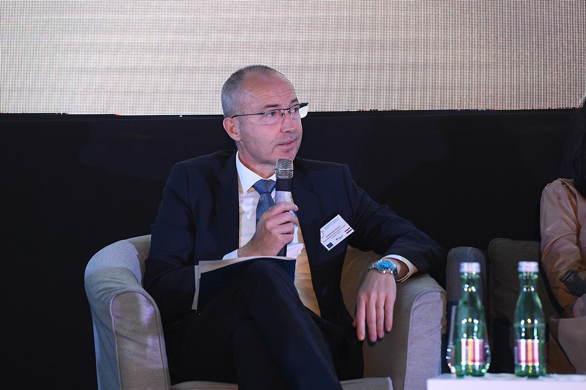 https://www.morh.hr/wp-content/gallery/ministar-krsticevic-na-konferenciji-o-ribarstvu-u-sibeniku/konferencija_ribastvo_13052019_10.jpg