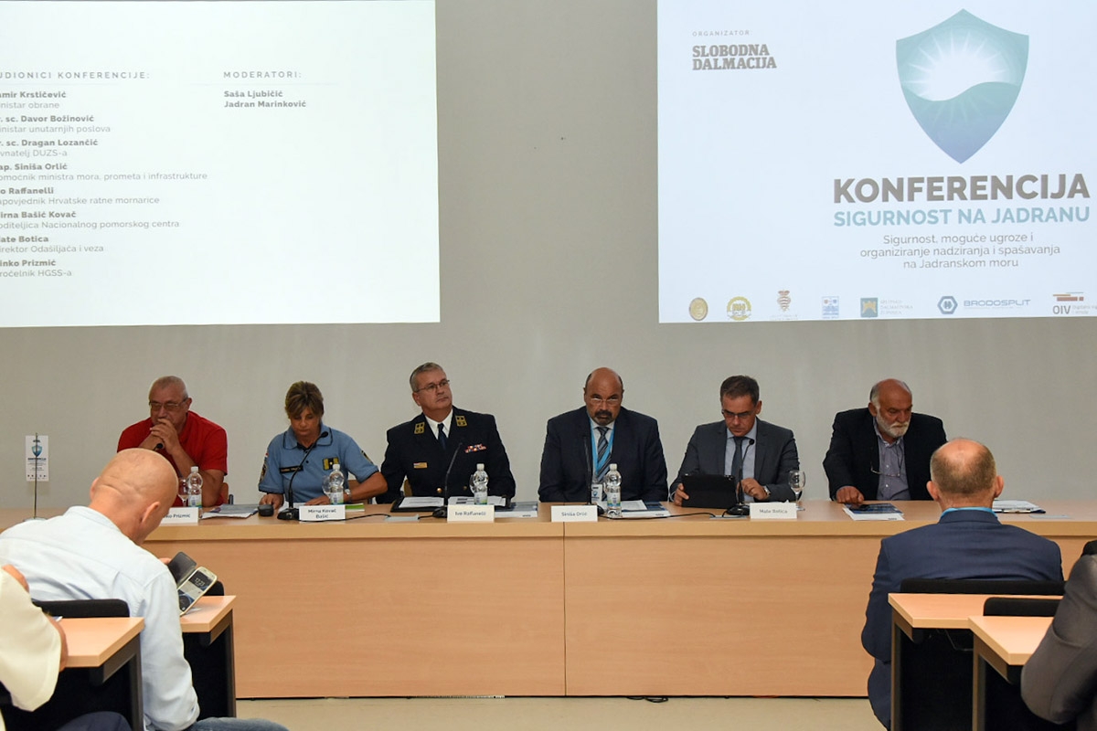 https://www.morh.hr/wp-content/gallery/ministar-krsticevic-na-konferenciji-o-sigurnosti-na-jadranu/sigurnost_na_jadranu_24072018_08.jpg