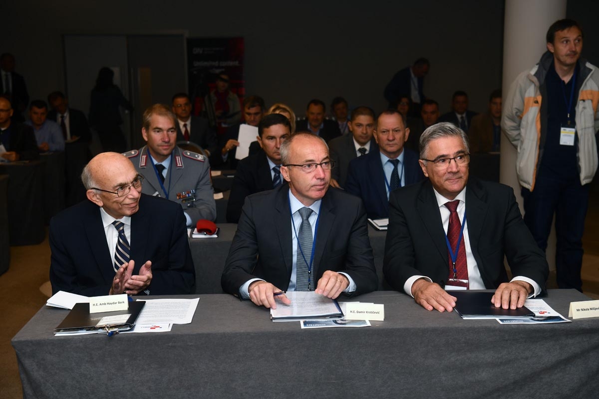 https://www.morh.hr/wp-content/gallery/ministar-krsticevic-na-konferenciji-o-zastiti-kriticne-infrastrukture/konferencija_27092018_05.jpg