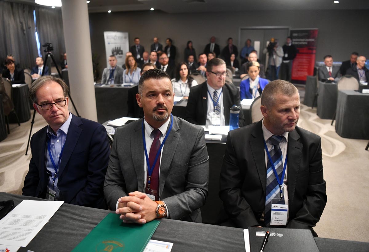 https://www.morh.hr/wp-content/gallery/ministar-krsticevic-na-konferenciji-o-zastiti-kriticne-infrastrukture/konferencija_27092018_15.jpg