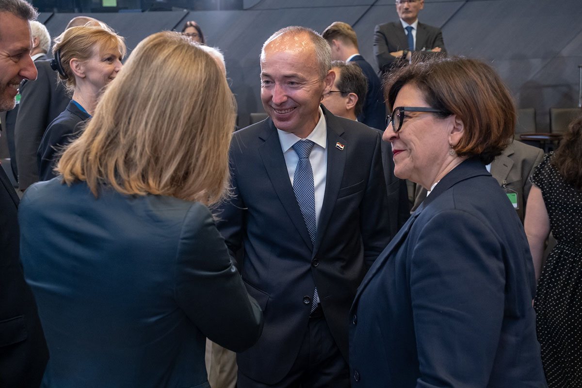 https://www.morh.hr/wp-content/gallery/ministar-krsticevic-na-sastanku-ministara-obrane-nato-a-1/krsticevic_bruxelles_27062019_01a.jpg