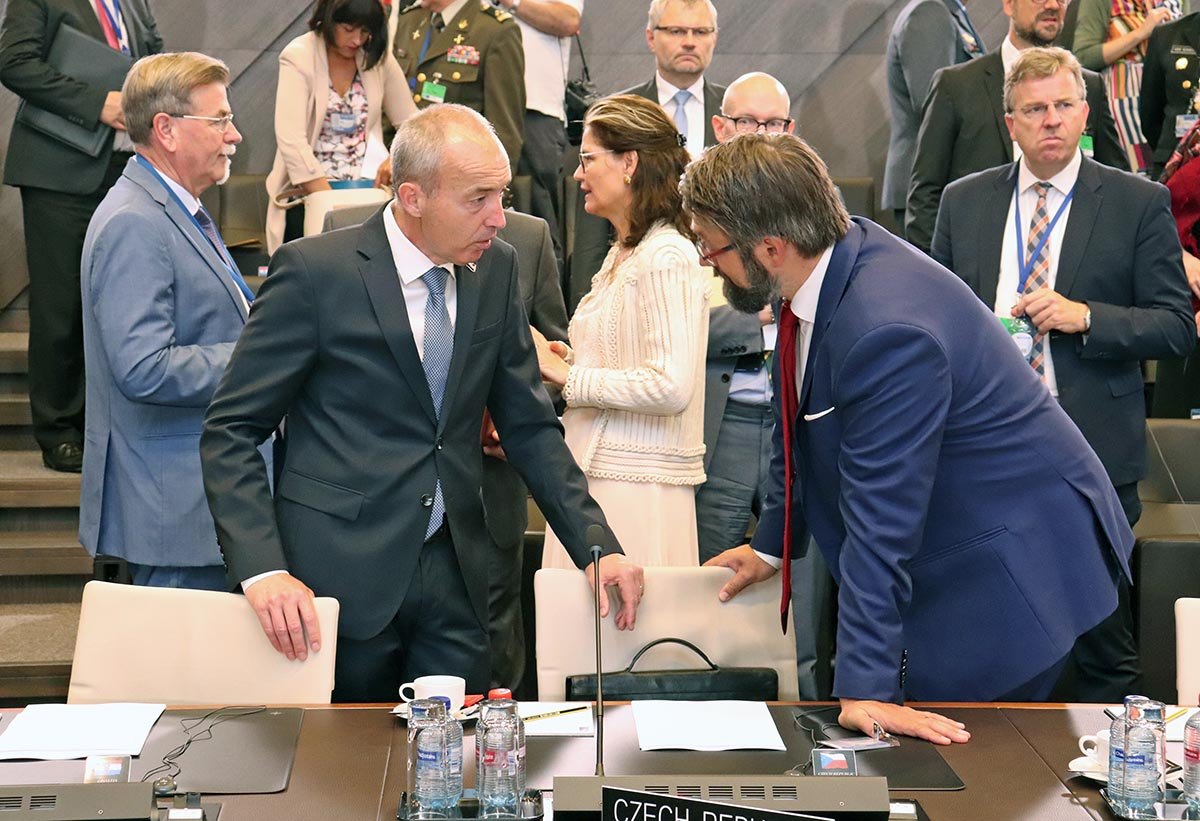 https://www.morh.hr/wp-content/gallery/ministar-krsticevic-na-sastanku-ministara-obrane-nato-a-1/krsticevic_bruxelles_27062019_03.jpg