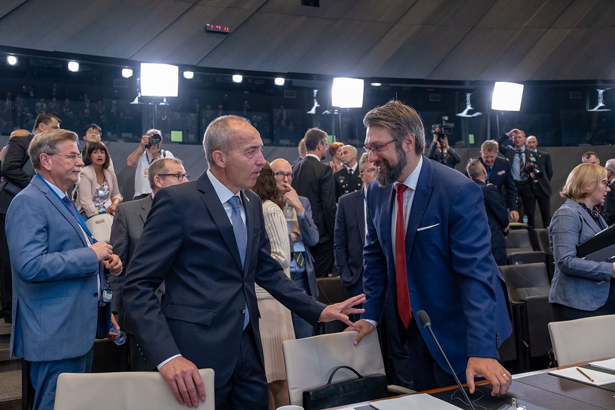 https://www.morh.hr/wp-content/gallery/ministar-krsticevic-na-sastanku-ministara-obrane-nato-a-1/krsticevic_bruxelles_27062019_10.jpg