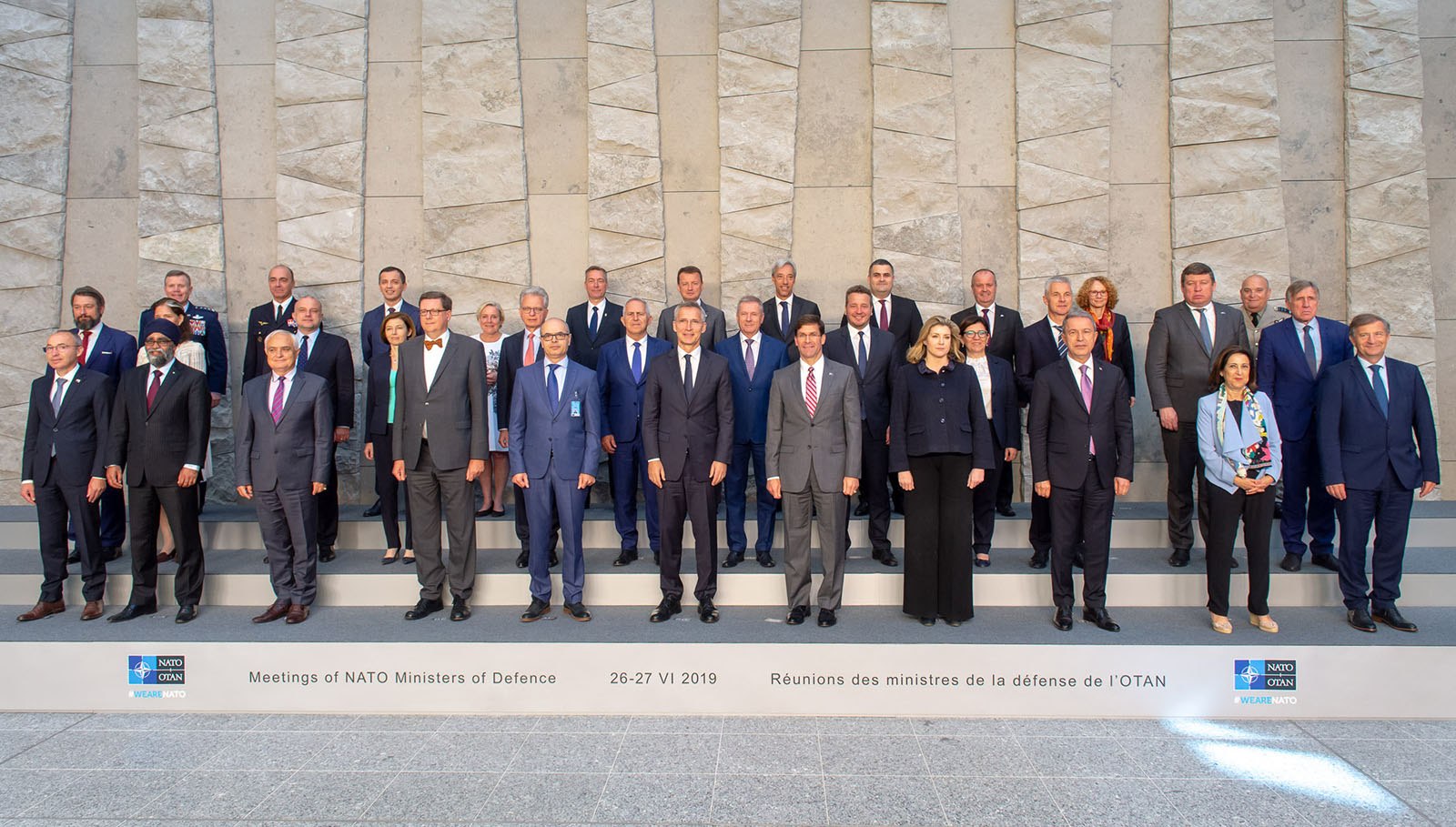 https://www.morh.hr/wp-content/gallery/ministar-krsticevic-na-sastanku-ministara-obrane-nato-a-1/krsticevic_bruxelles_27062019_17.jpg