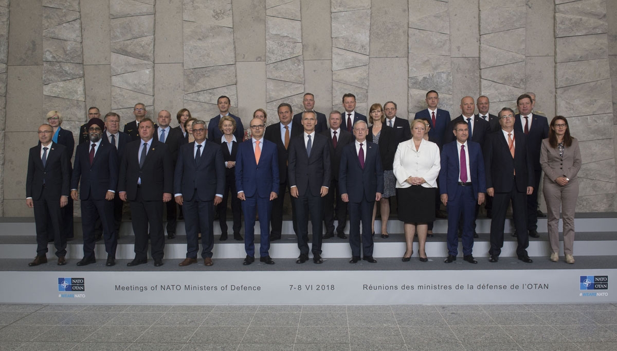 https://www.morh.hr/wp-content/gallery/ministar-krsticevic-na-sastanku-ministara-obrane-nato-a/bruxelles_08062018_01.jpg