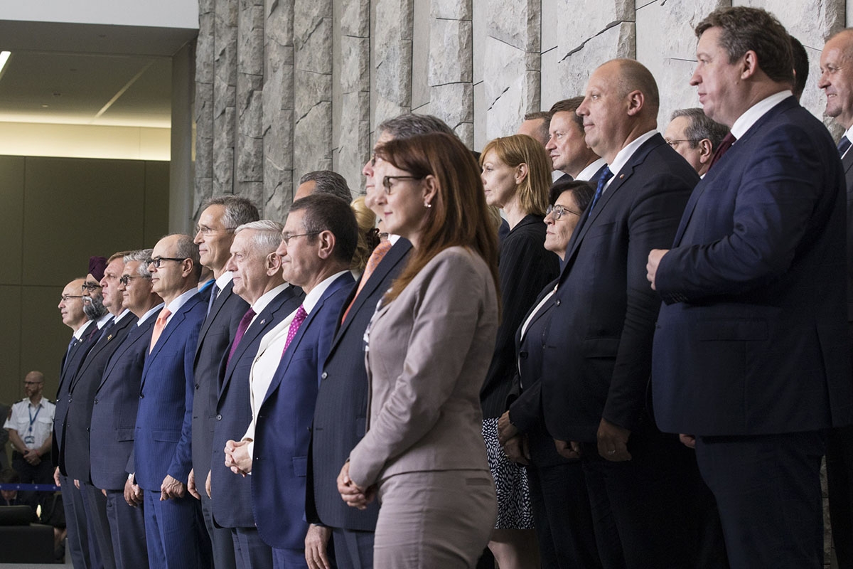 https://www.morh.hr/wp-content/gallery/ministar-krsticevic-na-sastanku-ministara-obrane-nato-a/bruxelles_08062018_02.jpg