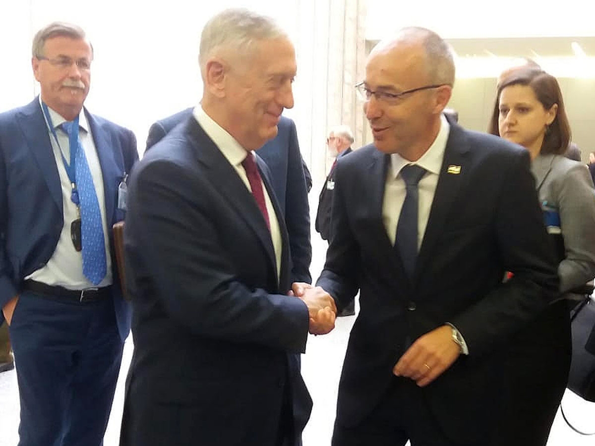 https://www.morh.hr/wp-content/gallery/ministar-krsticevic-na-sastanku-ministara-obrane-nato-a/bruxelles_08062018_03.jpg