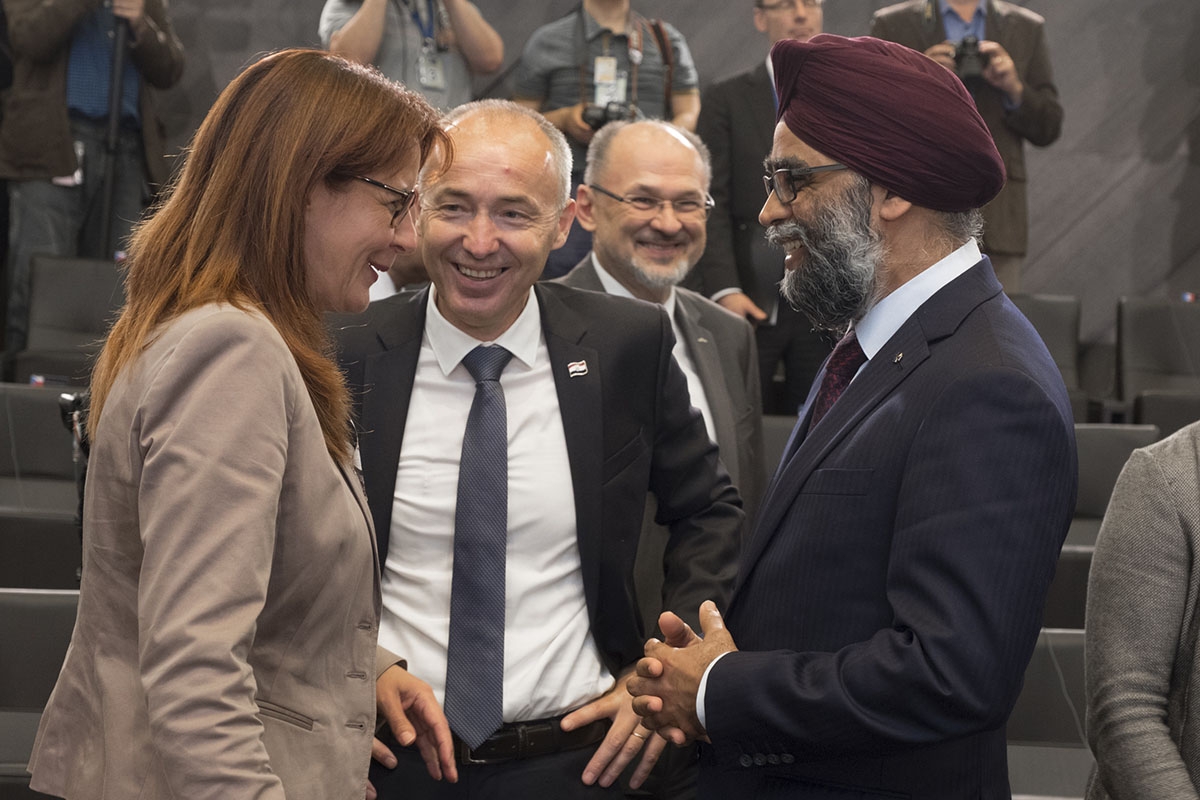 https://www.morh.hr/wp-content/gallery/ministar-krsticevic-na-sastanku-ministara-obrane-nato-a/bruxelles_08062018_14.jpg