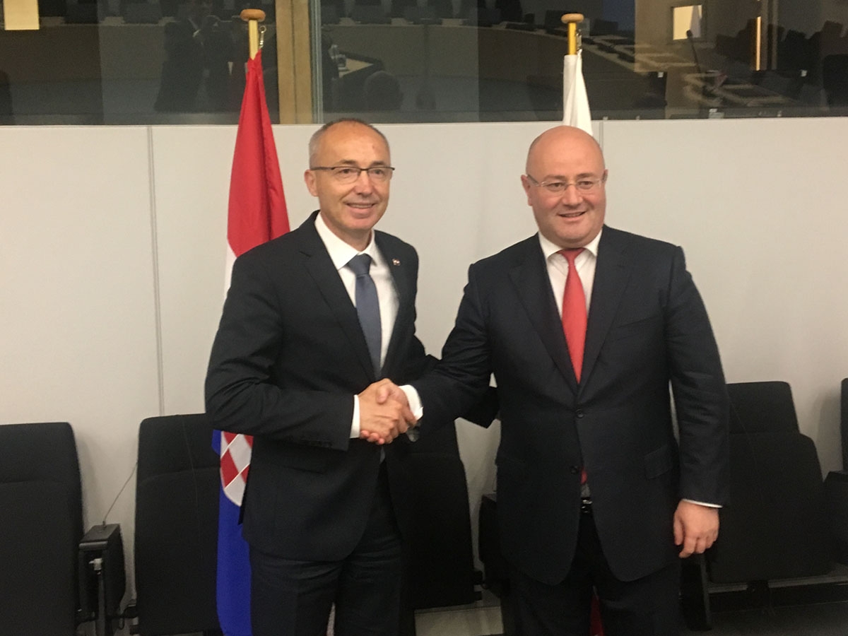 https://www.morh.hr/wp-content/gallery/ministar-krsticevic-na-sastanku-ministara-obrane-nato-a/bruxelles_08062018_18.jpg