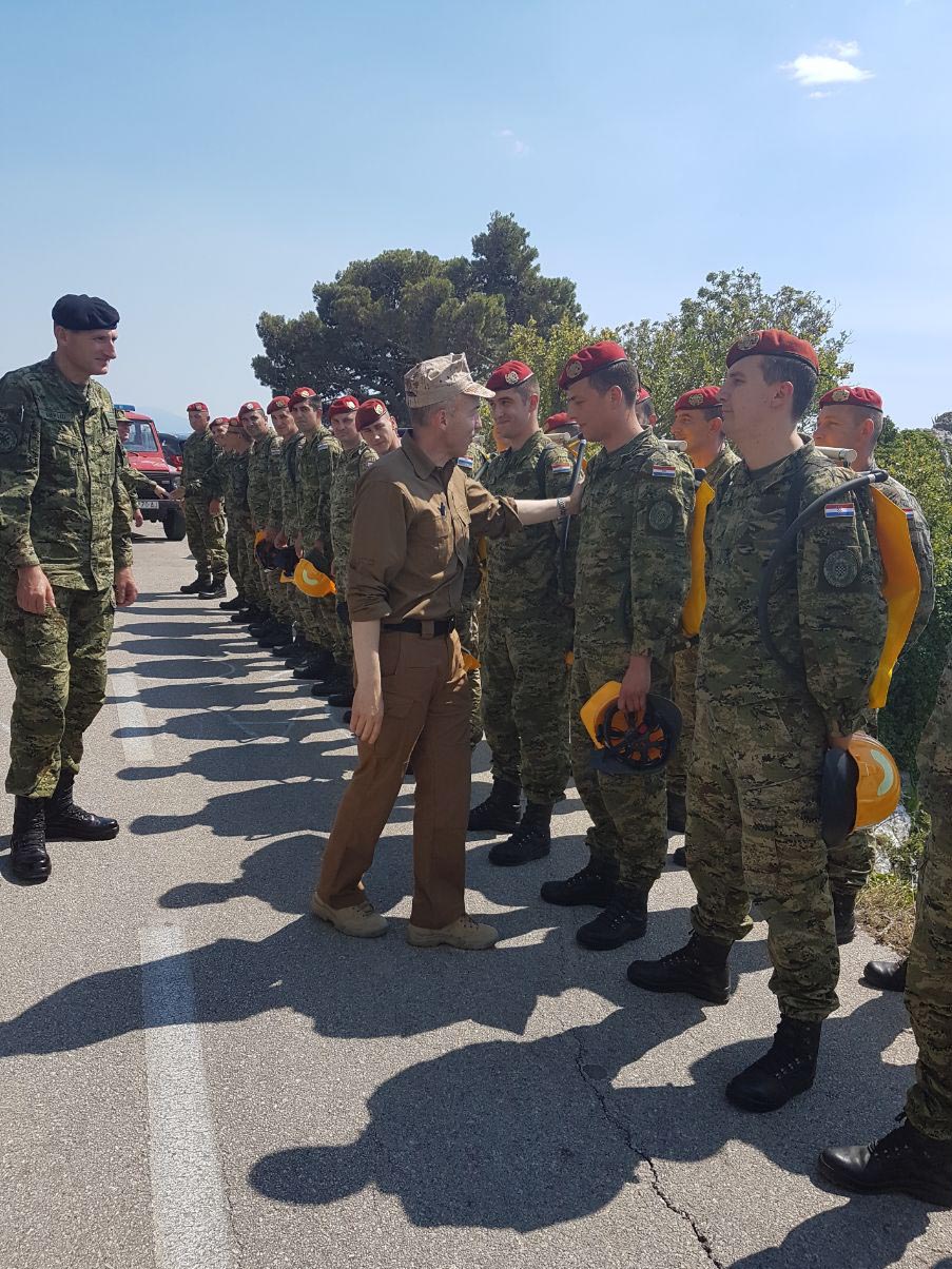 https://www.morh.hr/wp-content/gallery/ministar-krsticevic-obisao-pozariste-na-makarskom-primorju/pps_19062017_21.jpg