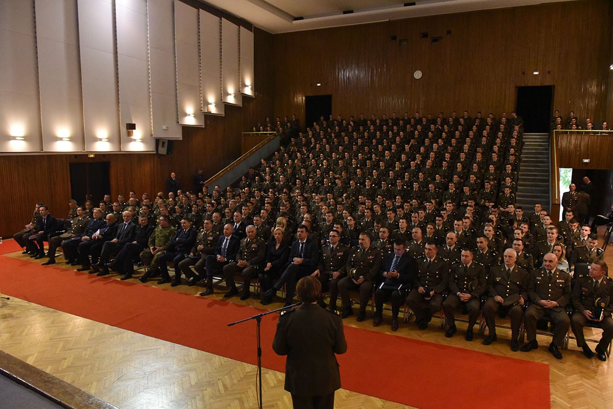 https://www.morh.hr/wp-content/gallery/ministar-krsticevic-odrzao-predavanje-kadetima-hrvatskog-vojnog-ucilista/predavanje_kaadetima19112019_02.jpg