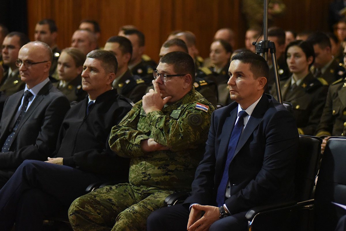 https://www.morh.hr/wp-content/gallery/ministar-krsticevic-odrzao-predavanje-kadetima-hrvatskog-vojnog-ucilista/predavanje_kaadetima19112019_06.jpg