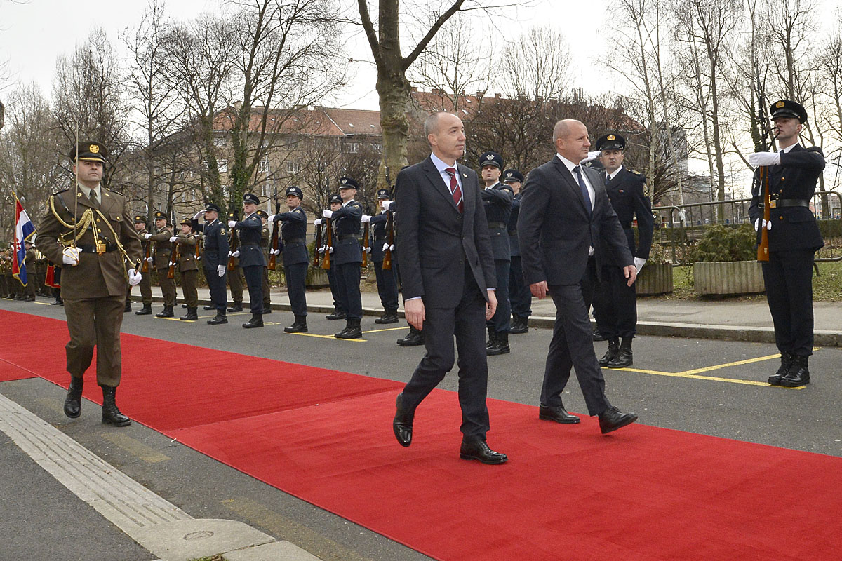 https://www.morh.hr/wp-content/gallery/ministar-krsticevic-primio-madarskog-ministra-obrane/mo_hu_03022017_08.jpg