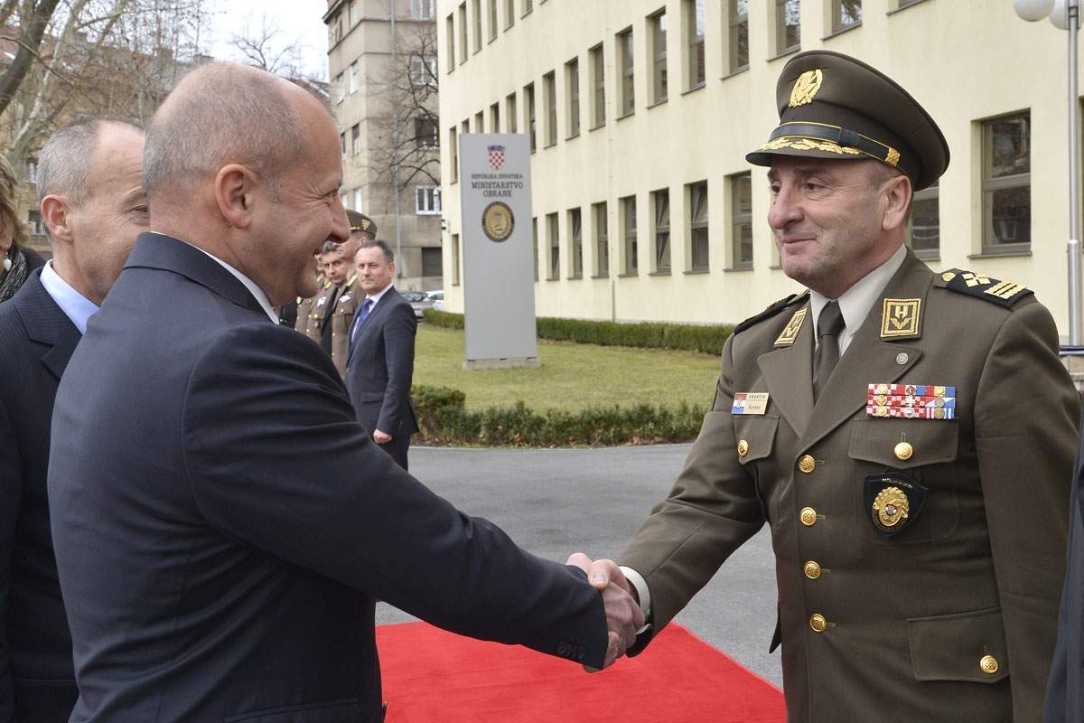 https://www.morh.hr/wp-content/gallery/ministar-krsticevic-primio-madarskog-ministra-obrane/mo_hu_03022017_12.jpg