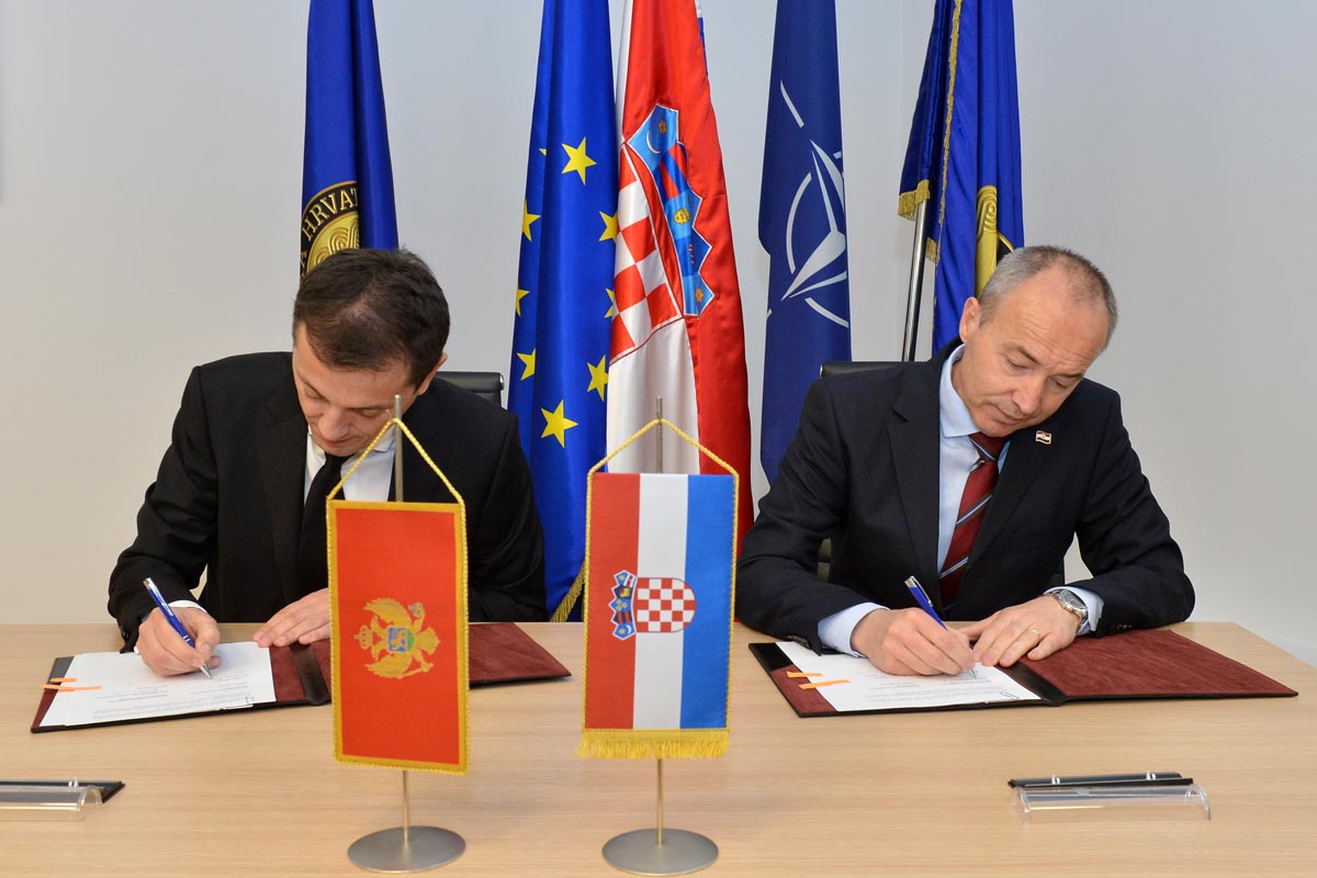 https://www.morh.hr/wp-content/gallery/ministar-krsticevic-s-crnogorskim-ministrom-obrane-boskovicem/mo_cg_07042017_19.jpg
