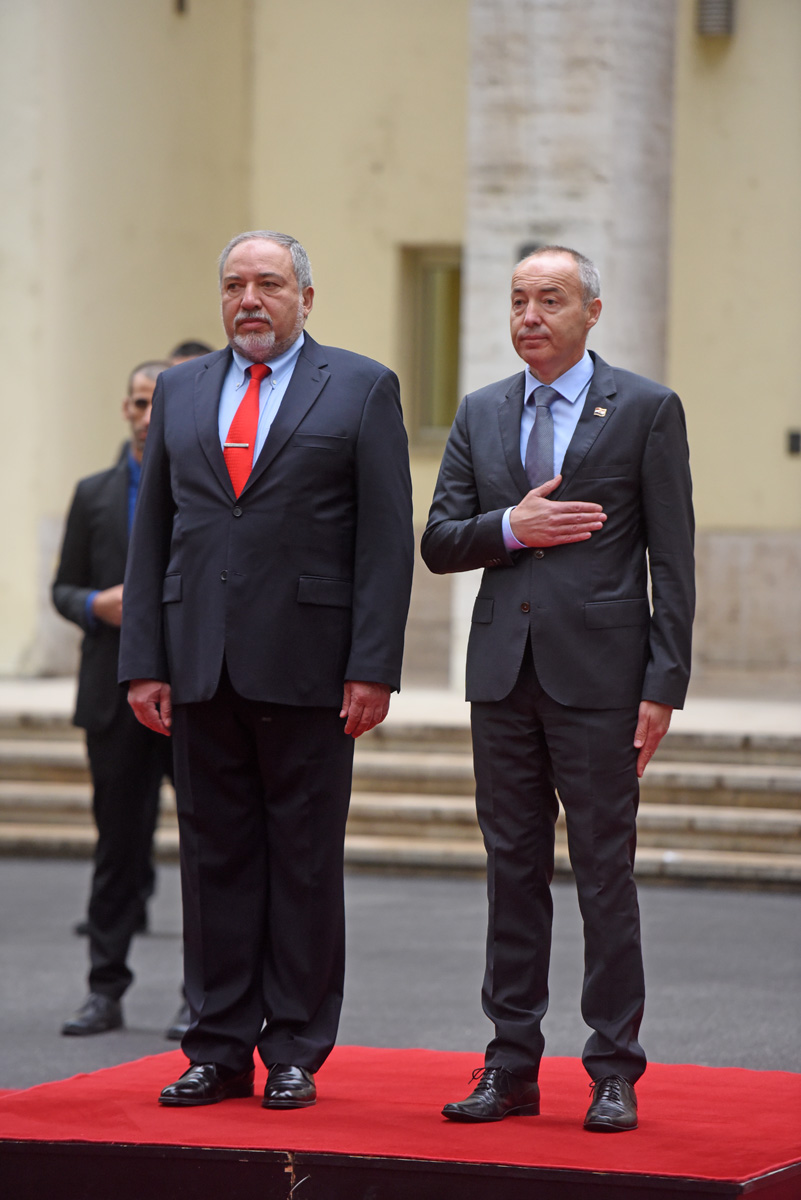 https://www.morh.hr/wp-content/gallery/ministar-krsticevic-s-izraelskim-ministrom-obrane-liebermanom-dopuna/israel_ph_tb_26092017_06.jpg