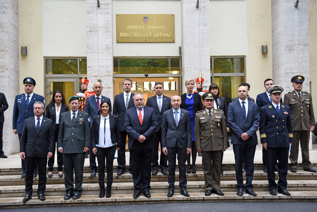 https://www.morh.hr/wp-content/gallery/ministar-krsticevic-s-izraelskim-ministrom-obrane-liebermanom-dopuna/israel_ph_tb_26092017_12.jpg