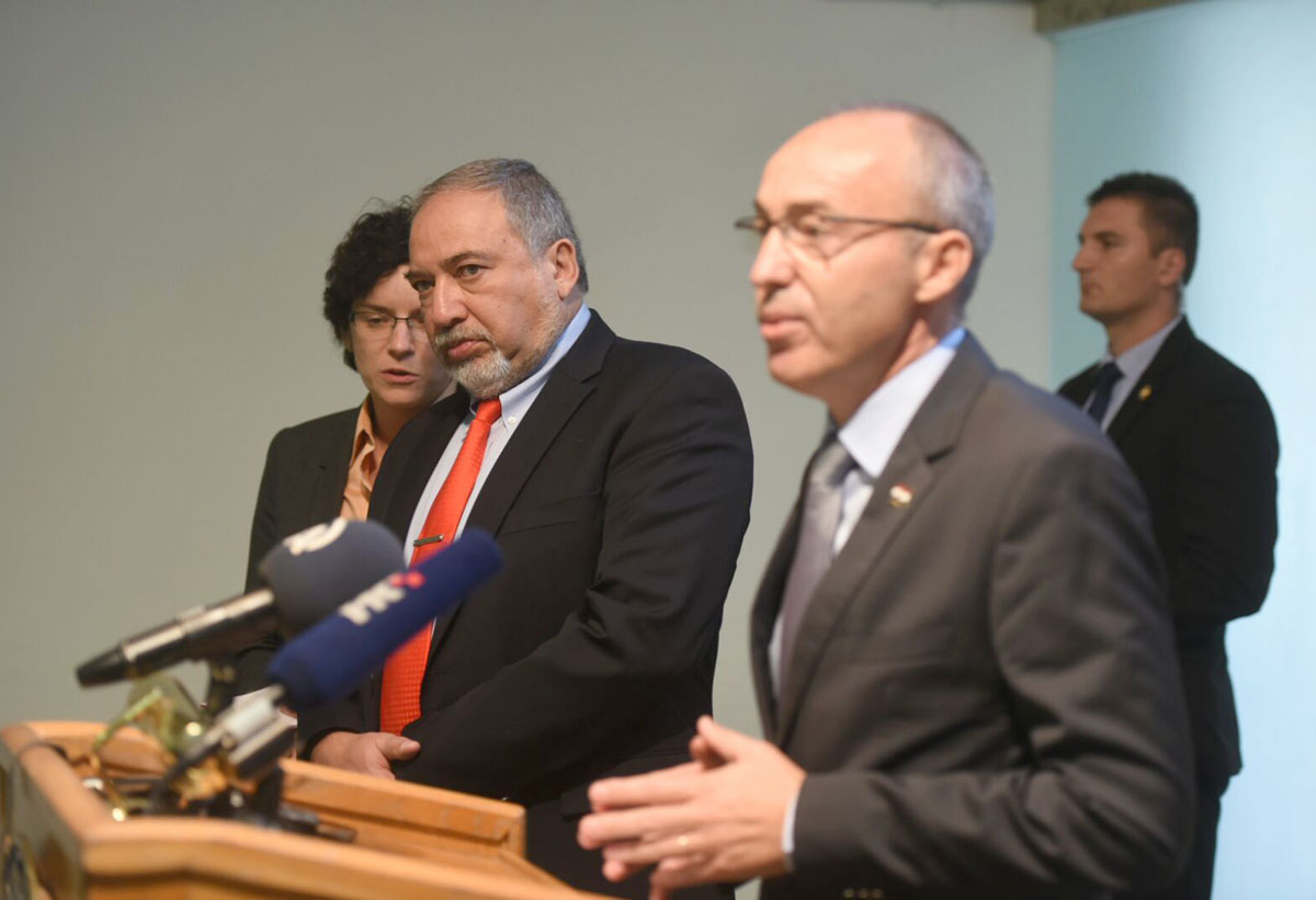 https://www.morh.hr/wp-content/gallery/ministar-krsticevic-s-izraelskim-ministrom-obrane-liebermanom-dopuna/israel_ph_tp_26092017_24.jpg