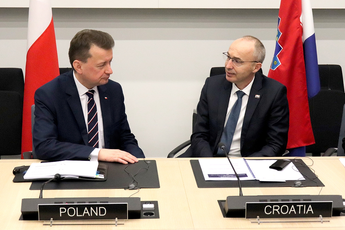 https://www.morh.hr/wp-content/gallery/ministar-krsticevic-s-ministrima-obrane-poljske-i-litve/20200212_bruxeless_05.jpg