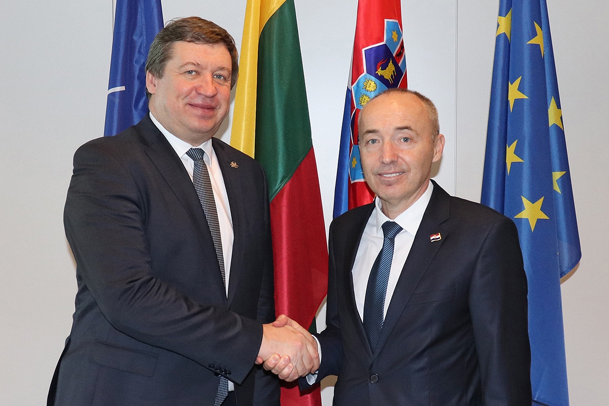 https://www.morh.hr/wp-content/gallery/ministar-krsticevic-s-ministrima-obrane-poljske-i-litve/20200212_bruxeless_06.jpg