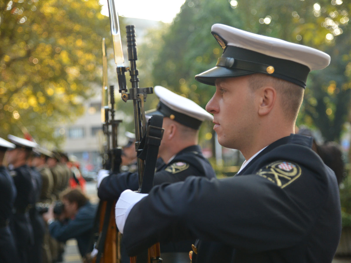 https://www.morh.hr/wp-content/gallery/ministar-krsticevic-s-poljskim-ministrom-macierewiczem-u-morh-u/pl_02102017_09.jpg