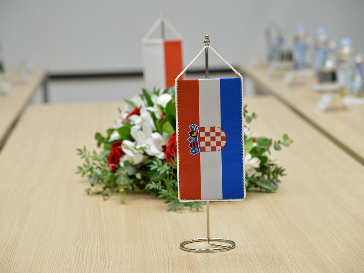 https://www.morh.hr/wp-content/gallery/ministar-krsticevic-s-poljskim-ministrom-macierewiczem-u-morh-u/pl_02102017_17.jpg